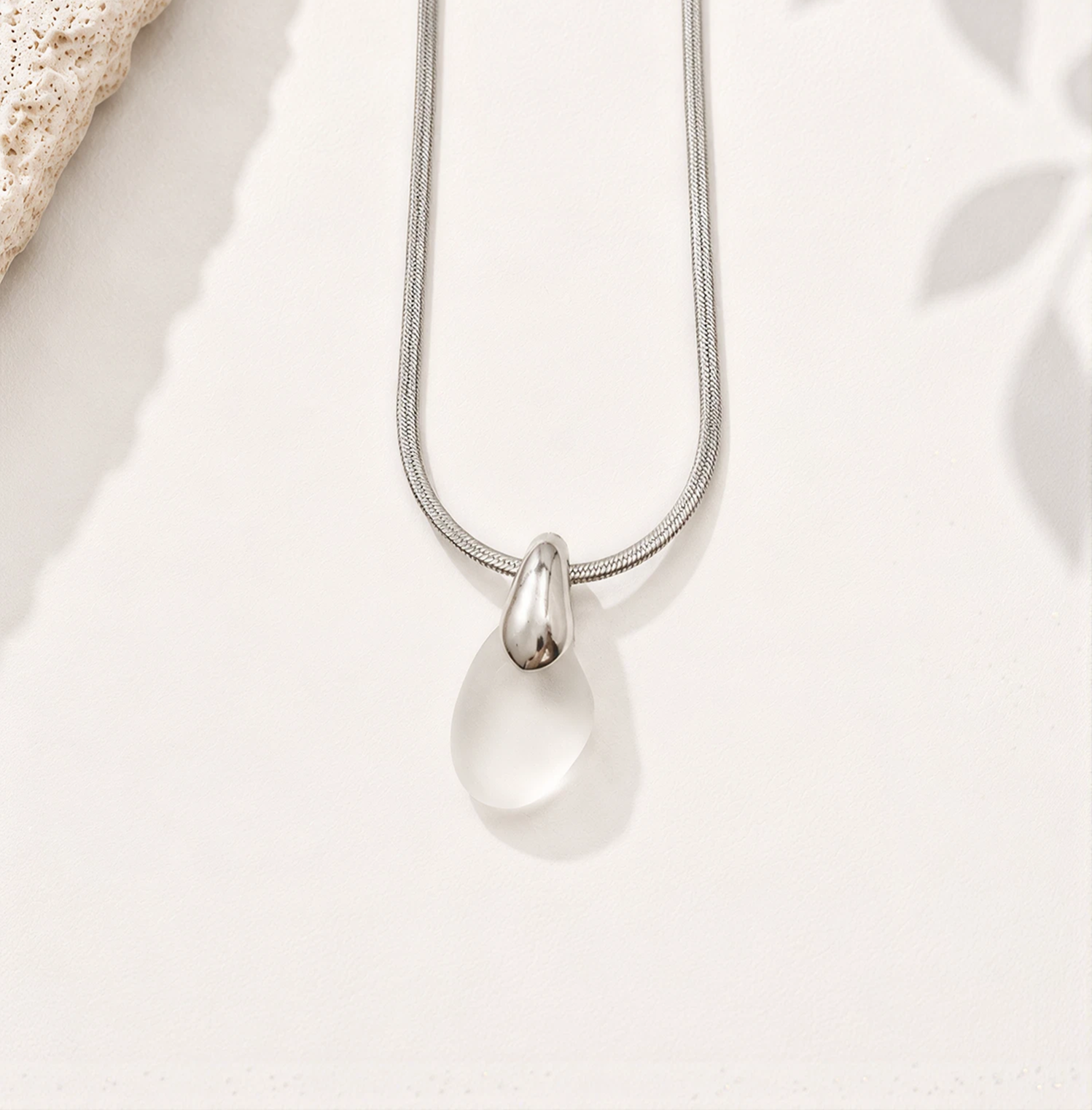 FOAM Drop Necklace